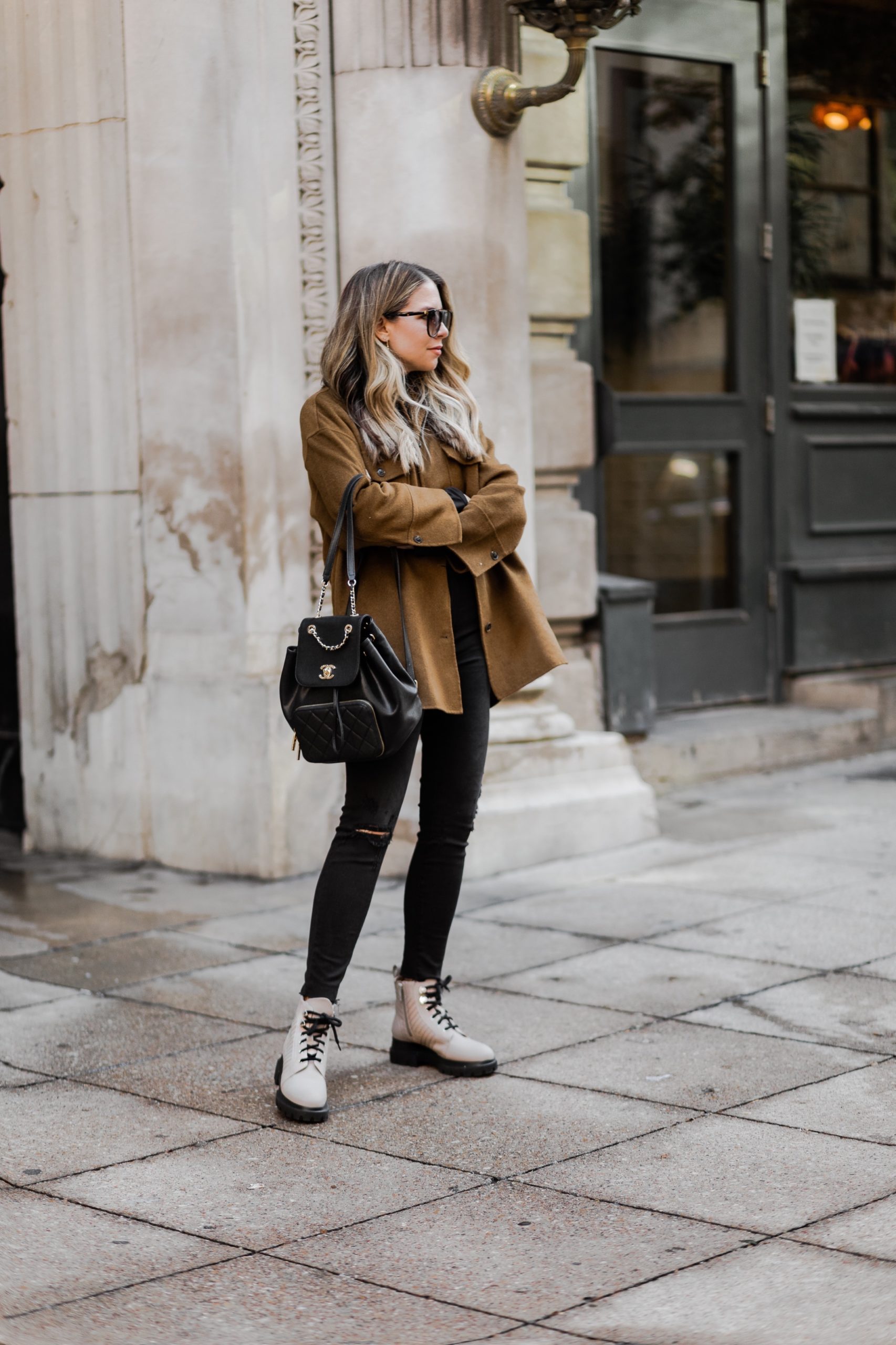 The Fashion Guide Blog : Street style trend: leather leggings.