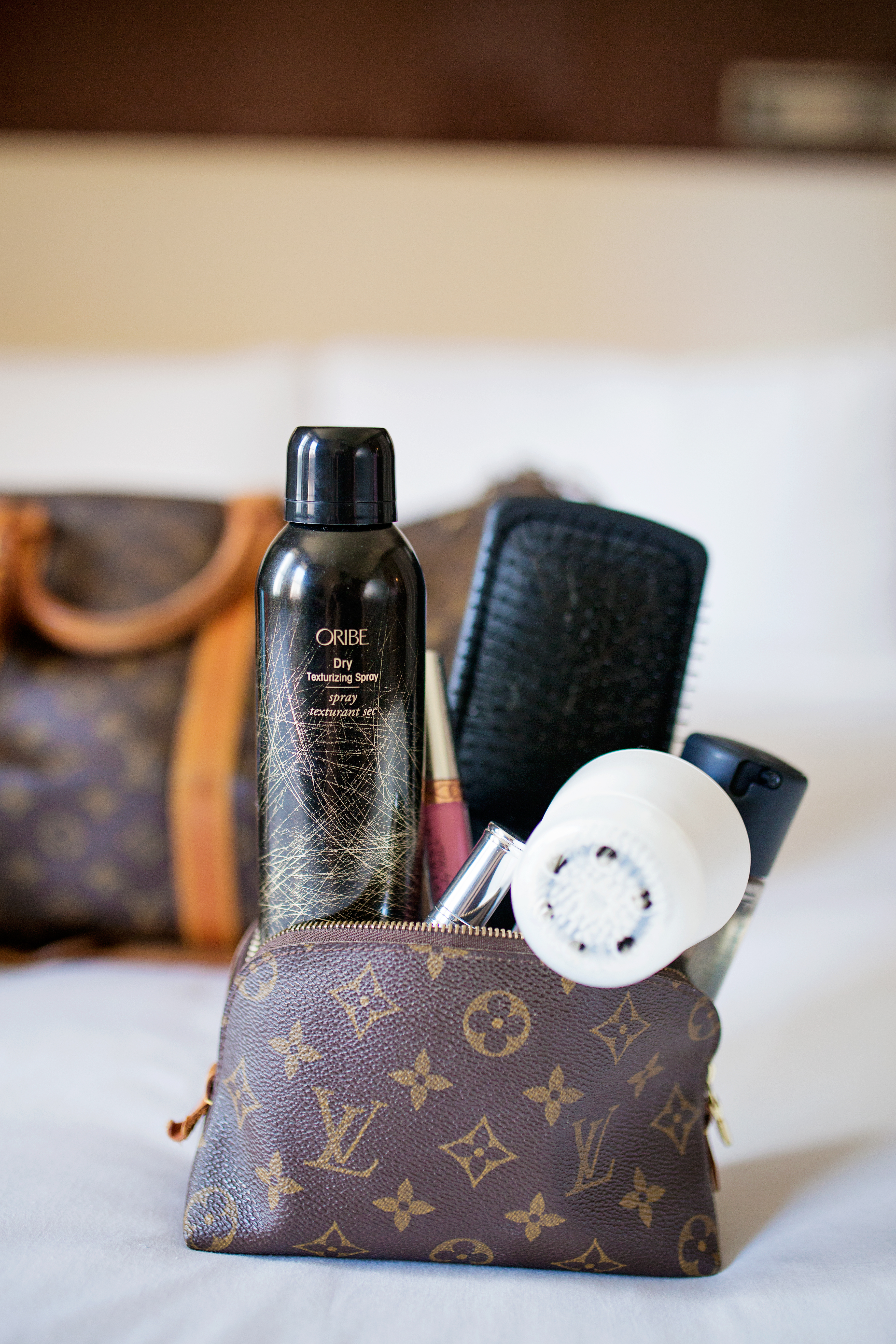 WHAT FITS IN MY LOUIS VUITTON COSMETIC POUCH
