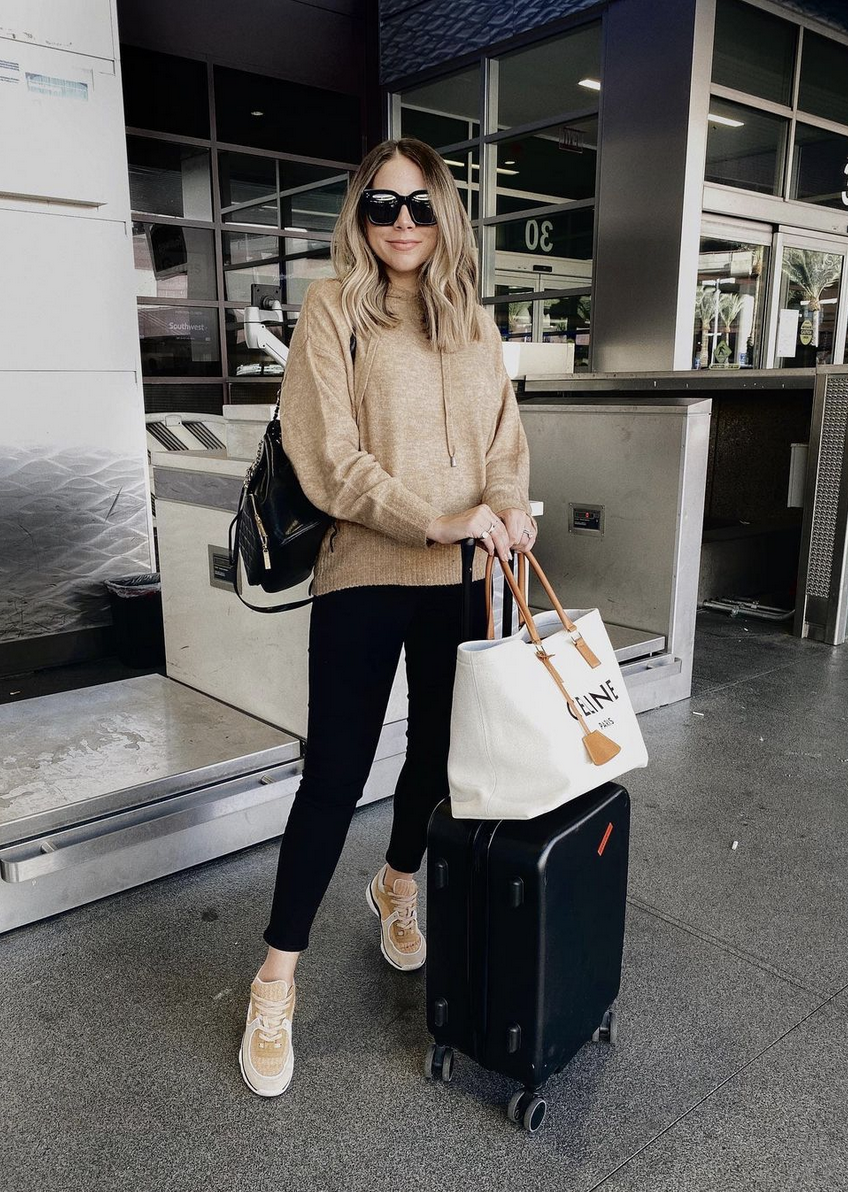 5 Airport Outfits That Are Easy Stylish The Teacher Diva A Dallas Fashion Blog Featuring